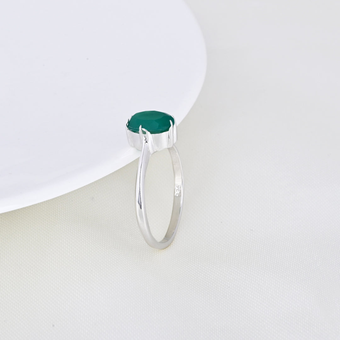 Dainty Oval Cut Emerald Stacking Ring