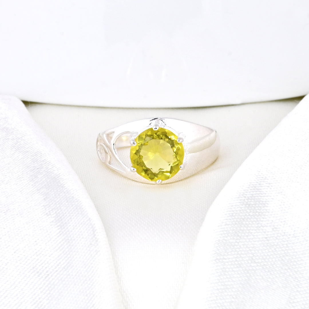 Sparkle Peridot Gems Signet Ring for Women