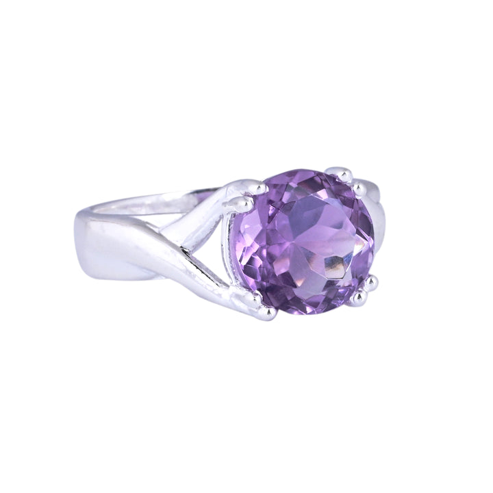 MINIMALIST AMETHYST RING IN STERLING SILVER