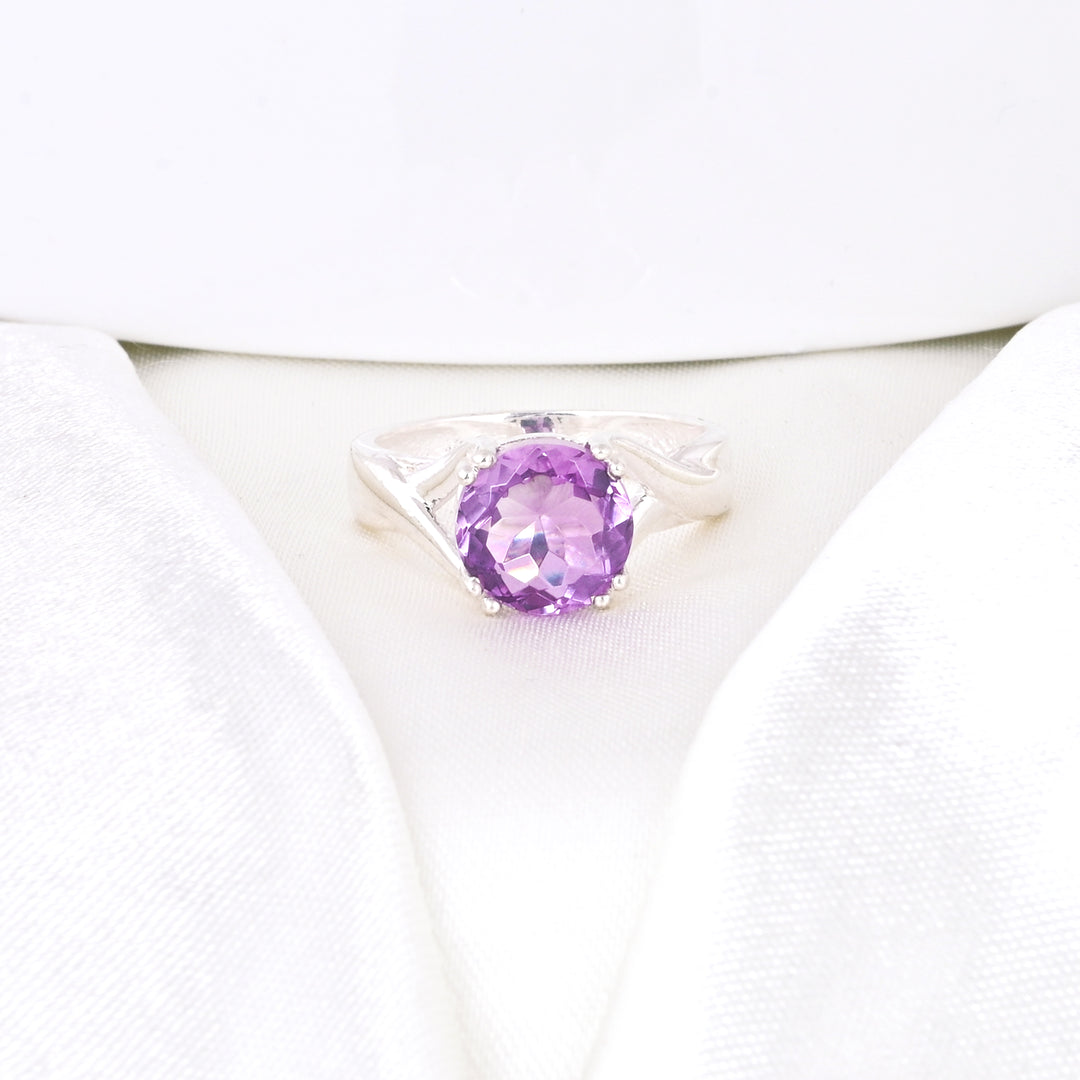 MINIMALIST AMETHYST RING IN STERLING SILVER