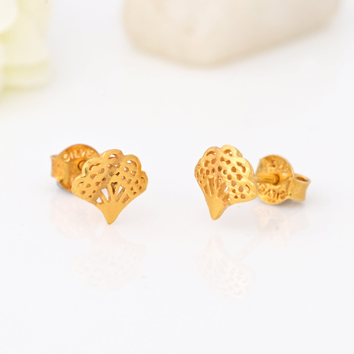 Dainty Seashell Stud Earrings - 14k Gold Plated