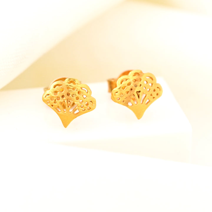 Dainty Seashell Stud Earrings - 14k Gold Plated