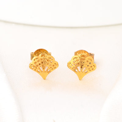 Dainty Seashell Stud Earrings - 14k Gold Plated