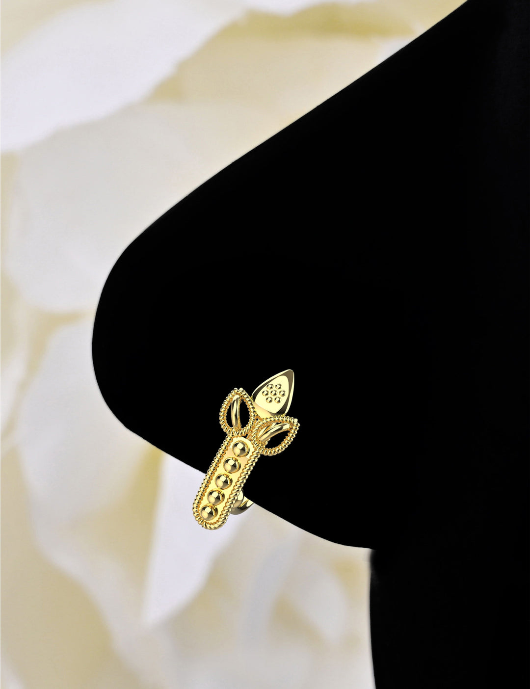 Gold Nose Hoop – elegant and timeless nose jewelry